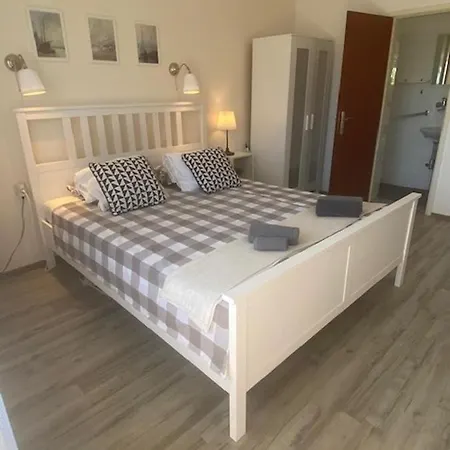 Kosovic Family House 3* 메덜린